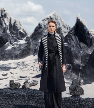 城市格调女装：复古革新者，重塑复古与现代的平衡