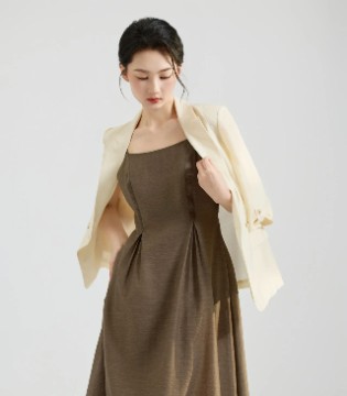禾等,HelenModa,女装品牌,夏季新闻,都市轻文艺,招商加盟