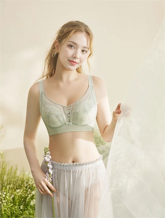 女人心夏季内衣新品 舒适聚拢 防外扩