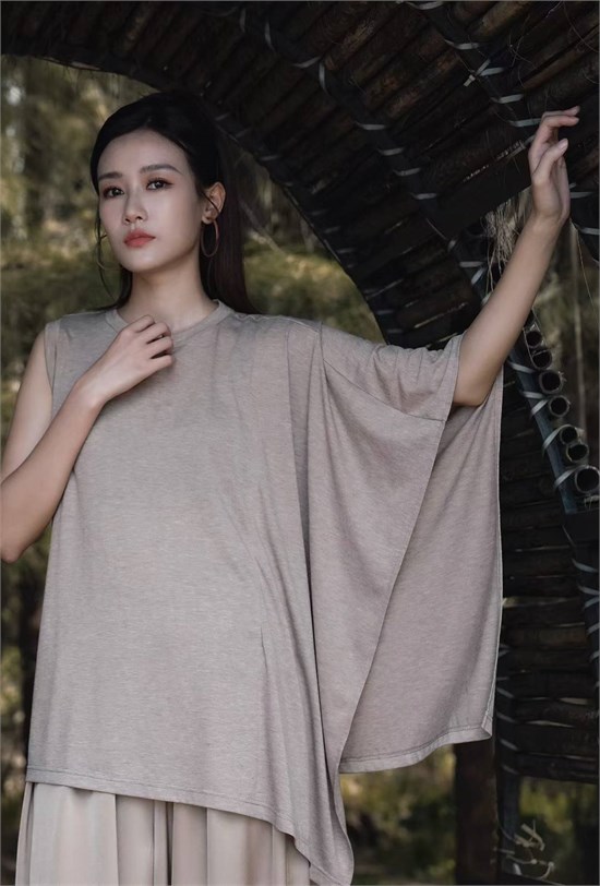 2025女装加盟 DINS底色期待与您携手共筑