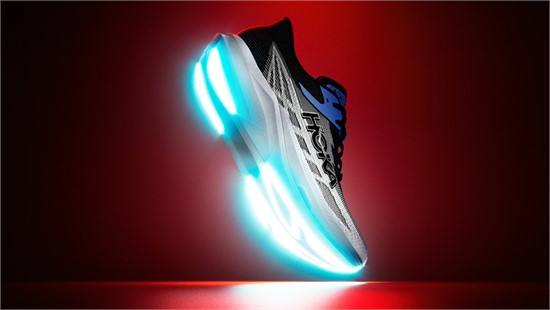 HOKA ONE ONE 推出全新竞速跑鞋——ROCKET X 3