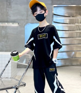 叮当猫集团,童装市场,招商加盟,服装行业,童裤