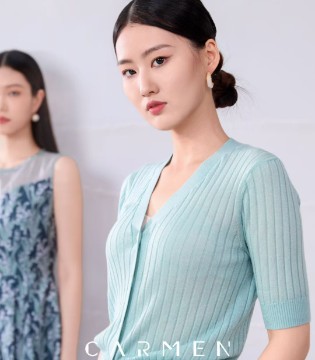 卡蔓,优雅穿搭,智感优雅,独立女性,时尚衣着,夏季新品