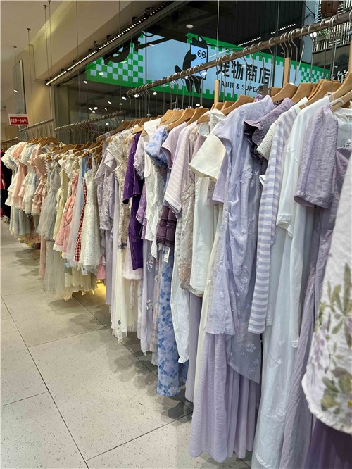 入卡 快时尚女装品牌 为行业新手带来颇具潜力的品牌选择