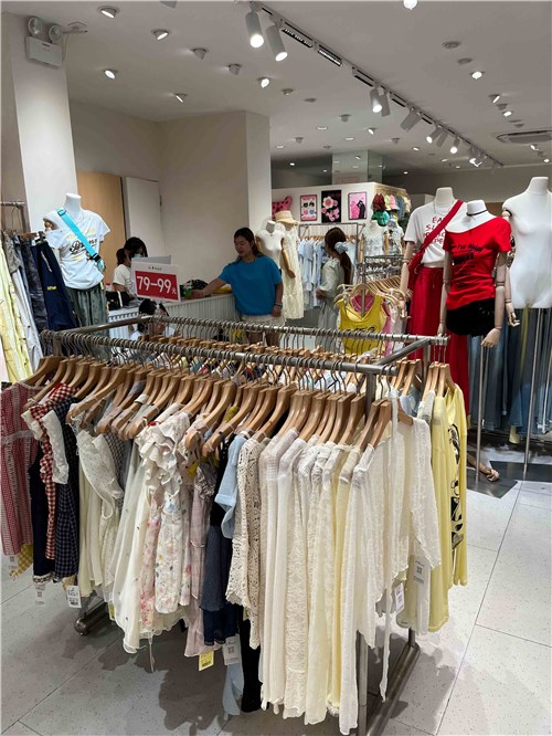 入卡 快时尚女装品牌 为行业新手带来颇具潜力的品牌选择