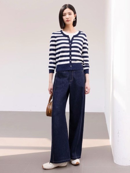 爱依莲2025秋季新品 复古随性 简约低调