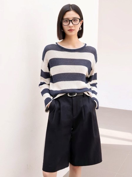 爱依莲2025秋季新品 复古随性 简约低调