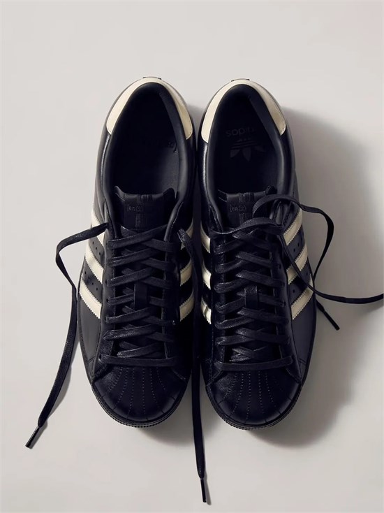 KITH携手三叶草推出Black Tie 2.0