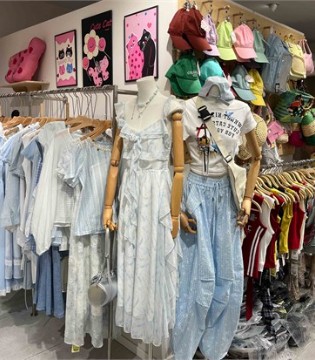 入卡,快时尚品牌,女装品牌,招商加盟,快时尚领域,服装市场
