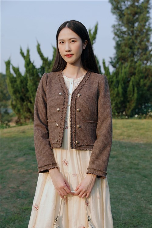 荣子轻文艺女装2025秋季新品 慵懒自然