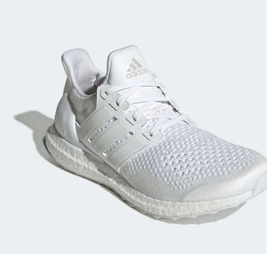 adidas Ultra Boost 1.0 “Triple White”今年秋季再度登场