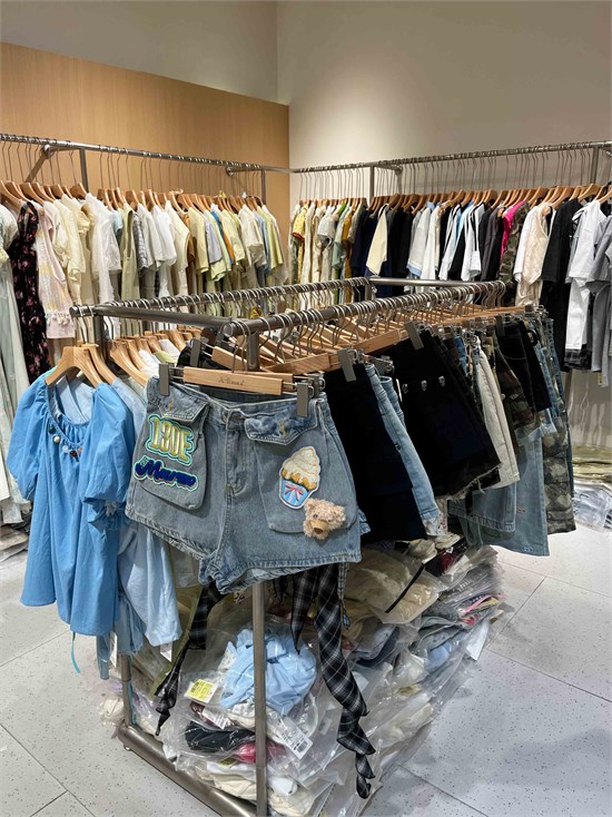 入卡女装 快时尚女装品牌 以高性价比撬动初创市场