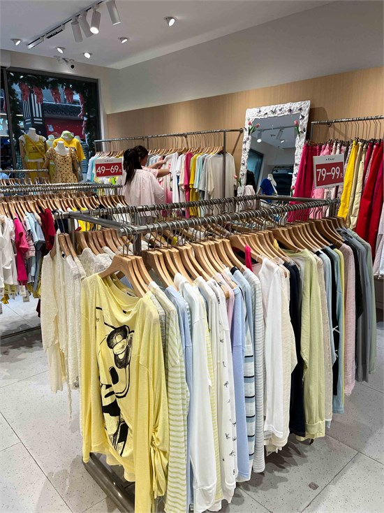 入卡女装 快时尚女装品牌 以高性价比撬动初创市场