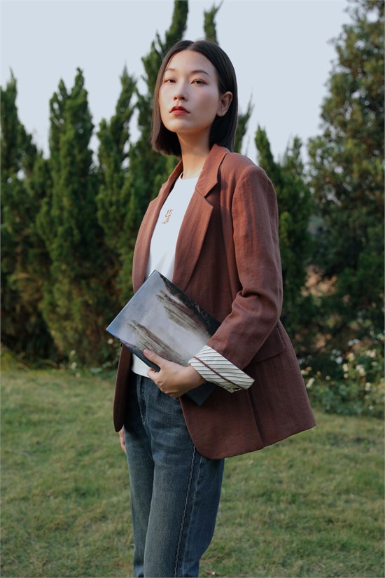 荣子轻文艺2025秋季系列 简约西服利落挺括
