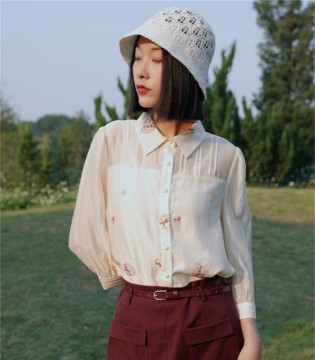 荣子女装｜以布为笺，写就东方女性的诗意栖居