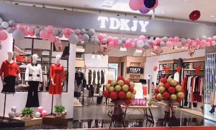 汀丁可TDKJY：以衣载道，重塑都市知识女性的优雅力量