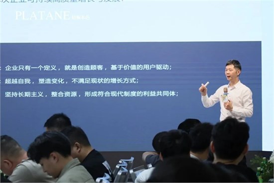 梧桐论剑・顶峰相见 | 第一届内衣行业实体经济梧桐论坛圆满成功