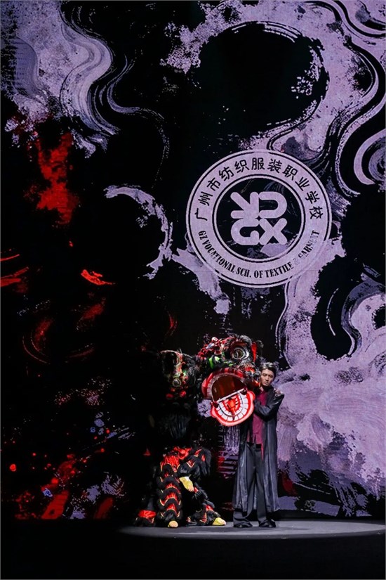 时尚湾区，青春绽放丨2025学生产学融合作品展演暨广州时尚艺术设计职教集团年会圆满举行