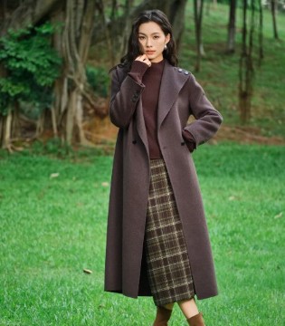 鸢娜尔INNAEYDN,以鸢尾为笺,书写中国小资女性,法式生活诗篇