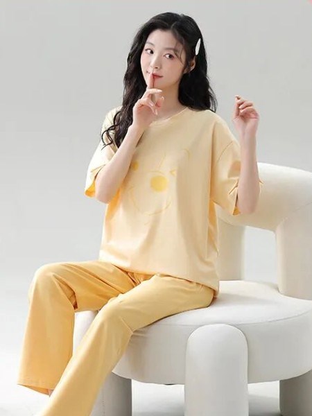紫色花语居家服：以温柔织就生活的诗