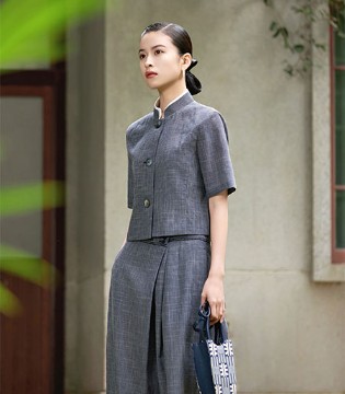 皑如(AIRU)女装：以简驭美，重塑现代都市女性的优雅力量