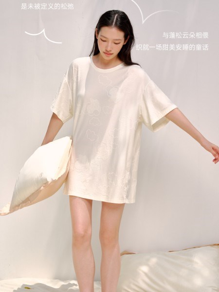 宽画内衣睡衣新品来袭：“宽画裸睡 - 安睡云眠系列”开启梦幻安眠新体验