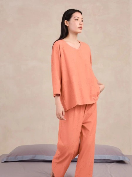 宽画内衣睡衣新品来袭：“宽画裸睡 - 安睡云眠系列”开启梦幻安眠新体验
