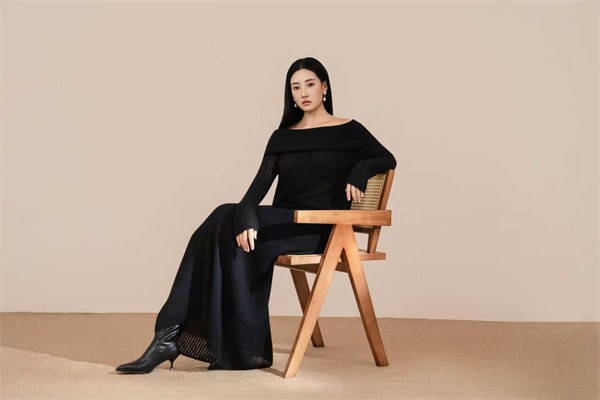 歌诗陌女装2025秋季新品：都市女性的时尚文艺绮梦