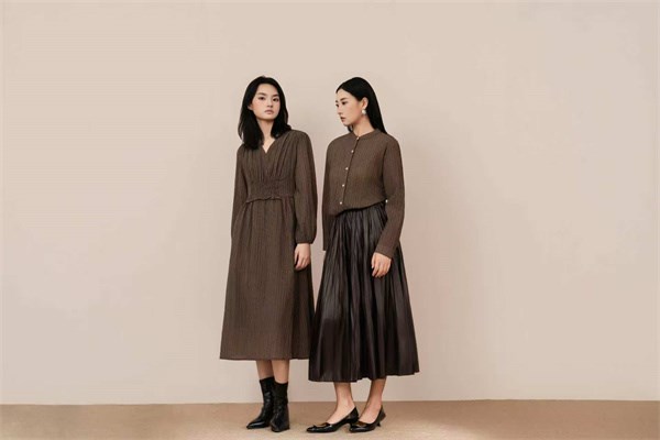 歌诗陌女装2025秋季新品：都市女性的时尚文艺绮梦