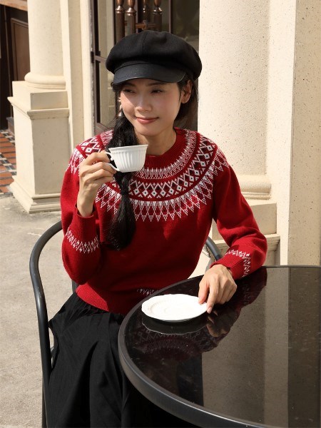 2025 冬日，荣子红色服饰：治愈寒冷，温暖心房