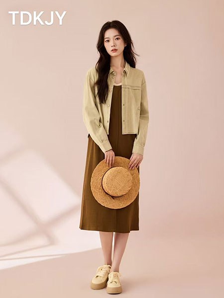 汀丁可女装|2025秋季通勤新范式:以时尚为名,重塑职场气质美学