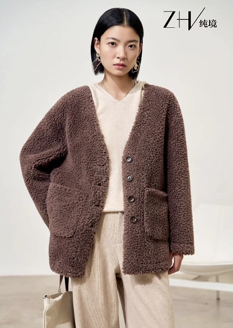 ZHV纯境女装 | 2025秋季通勤新章:以极简美学重构职场优雅