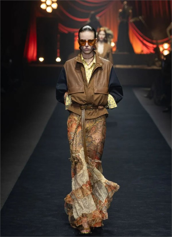 Etro 2026春夏系列:一场音乐与时尚交织的极繁主义狂欢