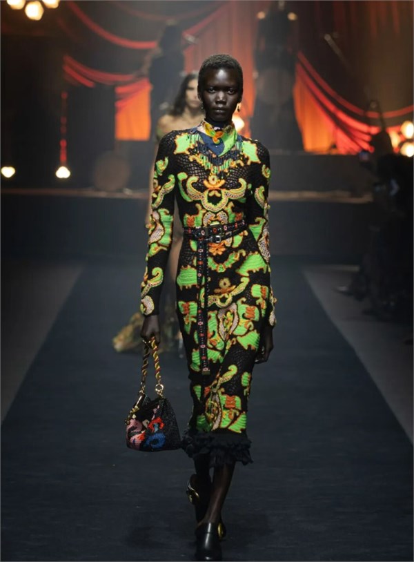 Etro 2026春夏系列:一场音乐与时尚交织的极繁主义狂欢