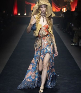 Etro 2026春夏系列:一场音乐与时尚交织的极繁主义狂欢