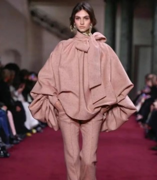 2026春夏流行干枯玫瑰粉：以低饱和温柔，唤醒高级治愈力