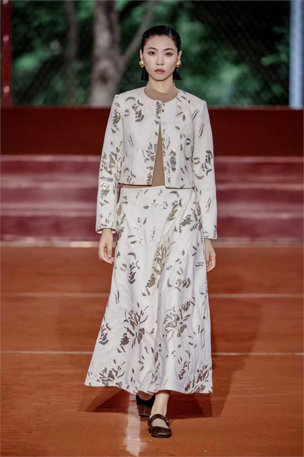 卡蔓CARMEN 2025秋季新品|以新中式雅韵,重塑职场与生活的轻奢美学