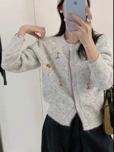 入卡女装2025秋冬季:于时光流转中,奏响时尚潮流交响曲