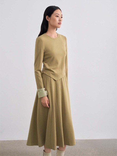 青稚秋款:奏响青春优雅的时尚序曲