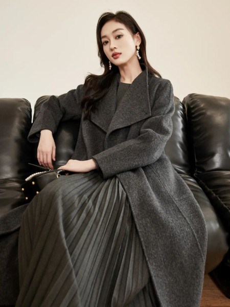 深圳珞娜服饰:法式风尚邂逅东方魅力,铸就女装行业新传奇