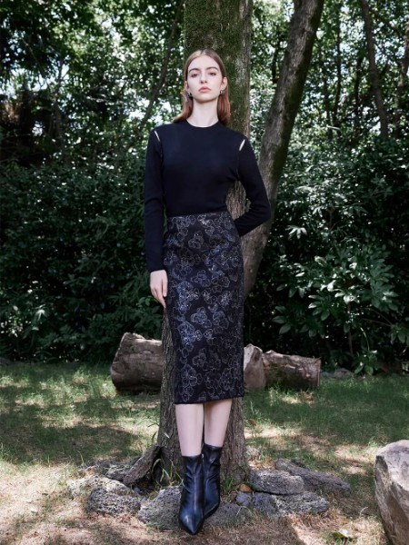 西纳维思Swelnus早冬黑韵：于至简中绽放女性美力