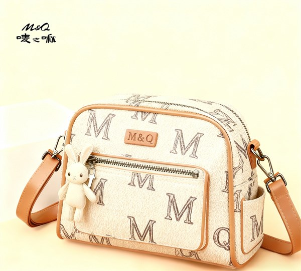 可甜可飒,唛之啾M&Q经典款斜挎包