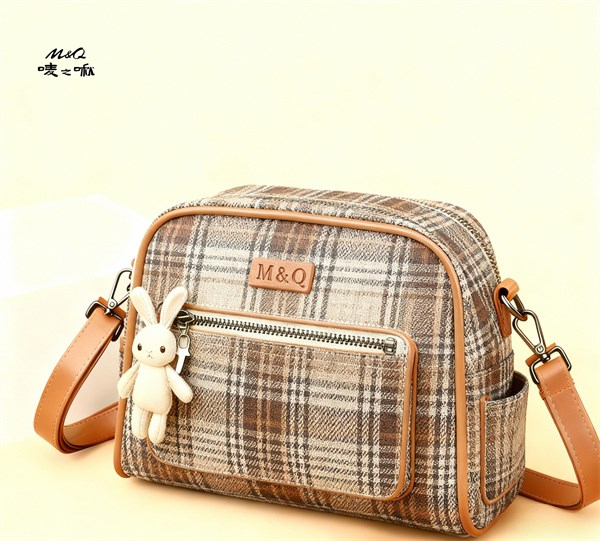 可甜可飒,唛之啾M&Q经典款斜挎包