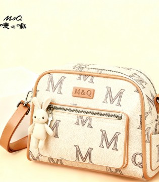 可甜可飒,唛之啾M&Q经典款斜挎包