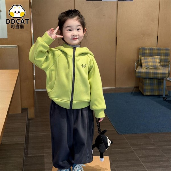 叮当猫秋冬童装套装,在保暖与潮流间,为孩子筑起时尚暖房