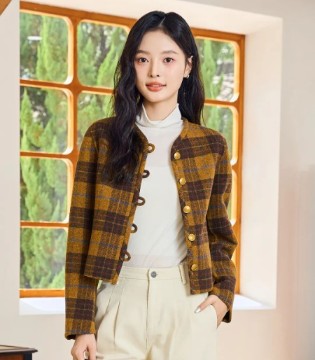 费依FAYEE,2025初寒试暖,裘护芳华,以复古之名,优雅,女装,招商 ,加盟