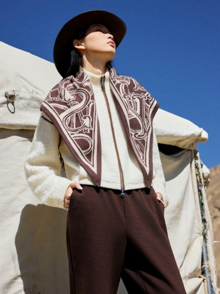 允硕(YUNSHUO) 2025冬韵序曲｜雪线之上，衣启澄澈之境