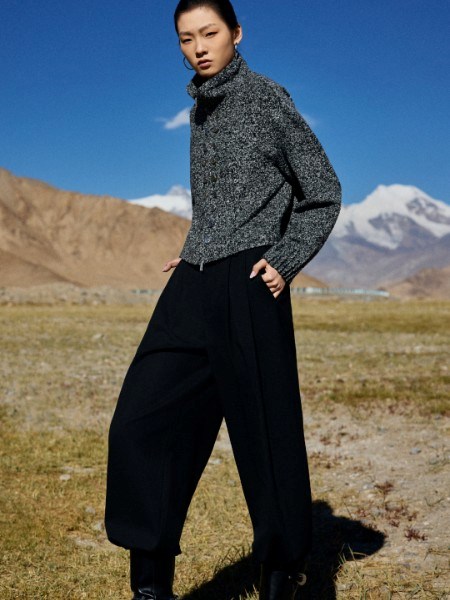 允硕(YUNSHUO) 2025冬韵序曲｜雪线之上，衣启澄澈之境