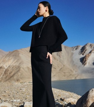 允硕,YUNSHUO,2025冬韵,序曲雪线之上,衣启澄澈之境