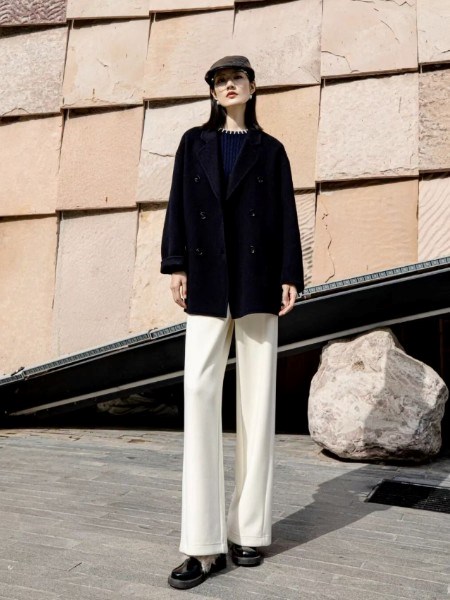 依贝奇2025冬装：以简驭繁，定义商务质感新标杆